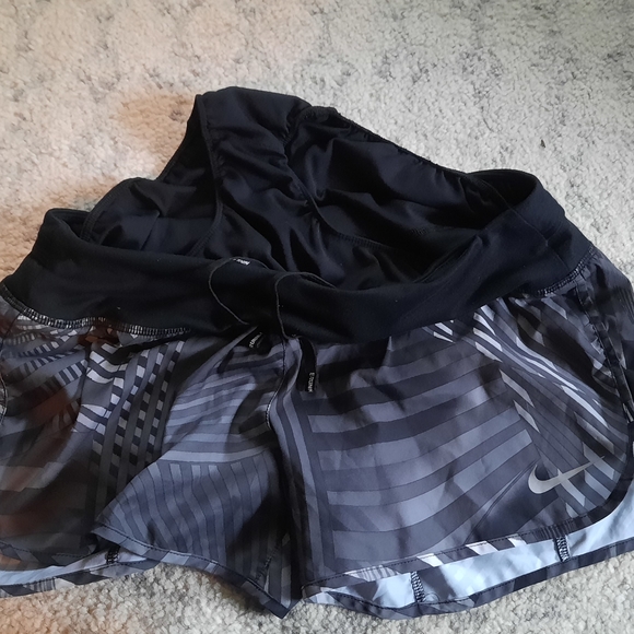 Nike Dri-fit Running shorts 4 pairs - Picture 12 of 12
